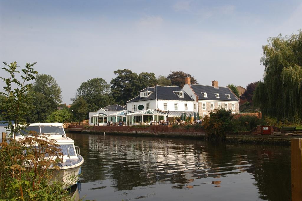 Waveney House Hotel Beccles Buitenkant foto